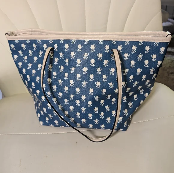 Coach Badlands Floral (Blue/White) Zip Tote Handbag - Picture 8 of 15